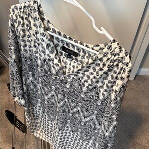 Karen Kane Monochrome Geometric Blouse